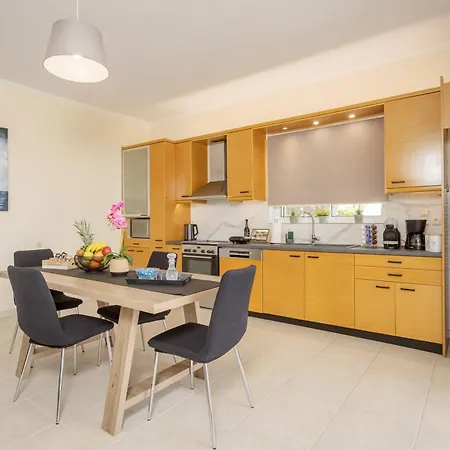 Neso - Peter's Flat Steps To With Great Views Apartment Kolymbari