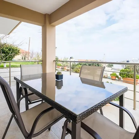 Neso - Peter's Flat Steps To With Great Views Apartment